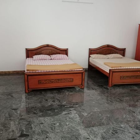 Urc Lodge Perundurai Extérieur photo