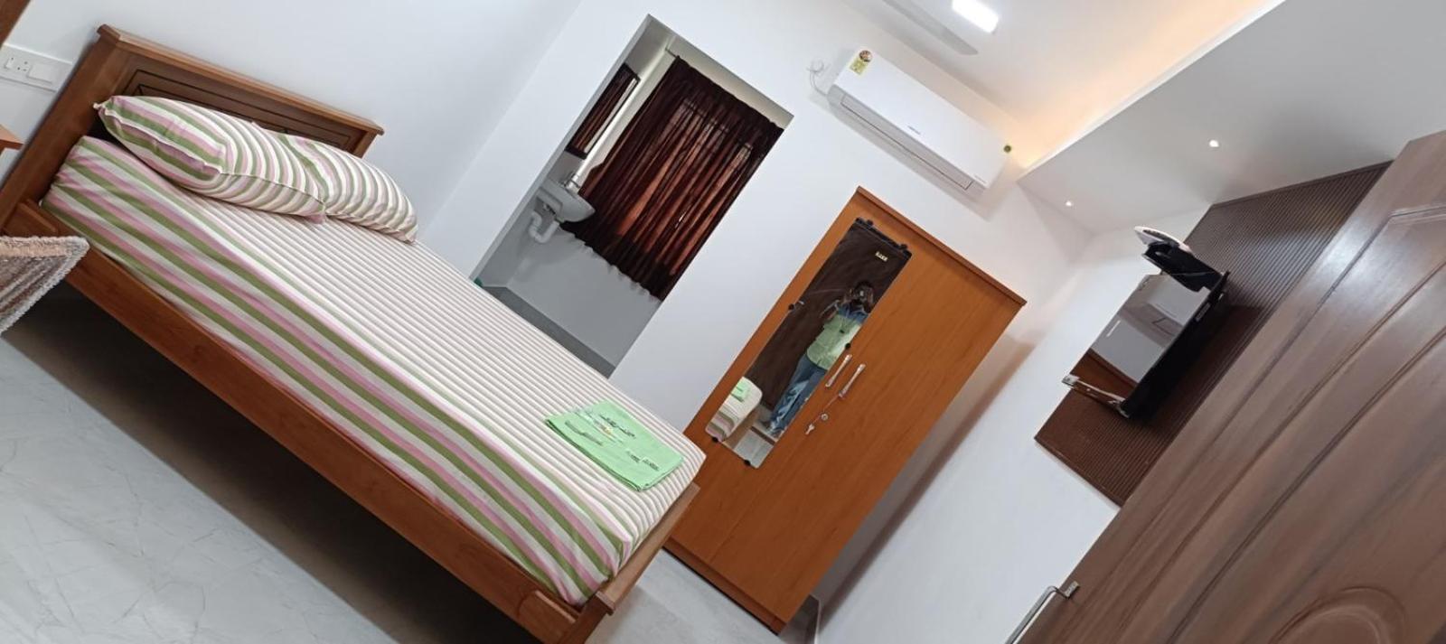 Urc Lodge Perundurai Extérieur photo