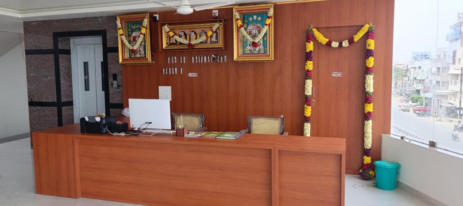 Urc Lodge Perundurai Extérieur photo